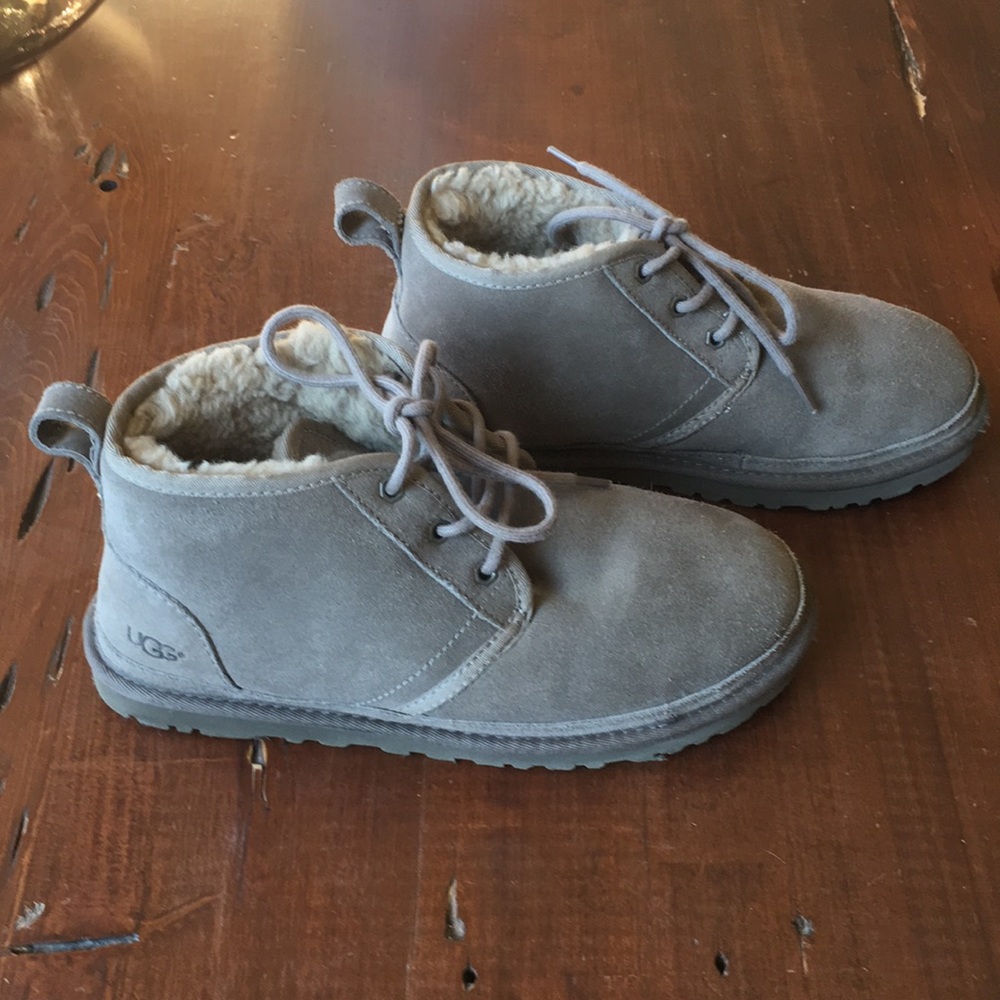 Men’s Neumel UGG boots like new